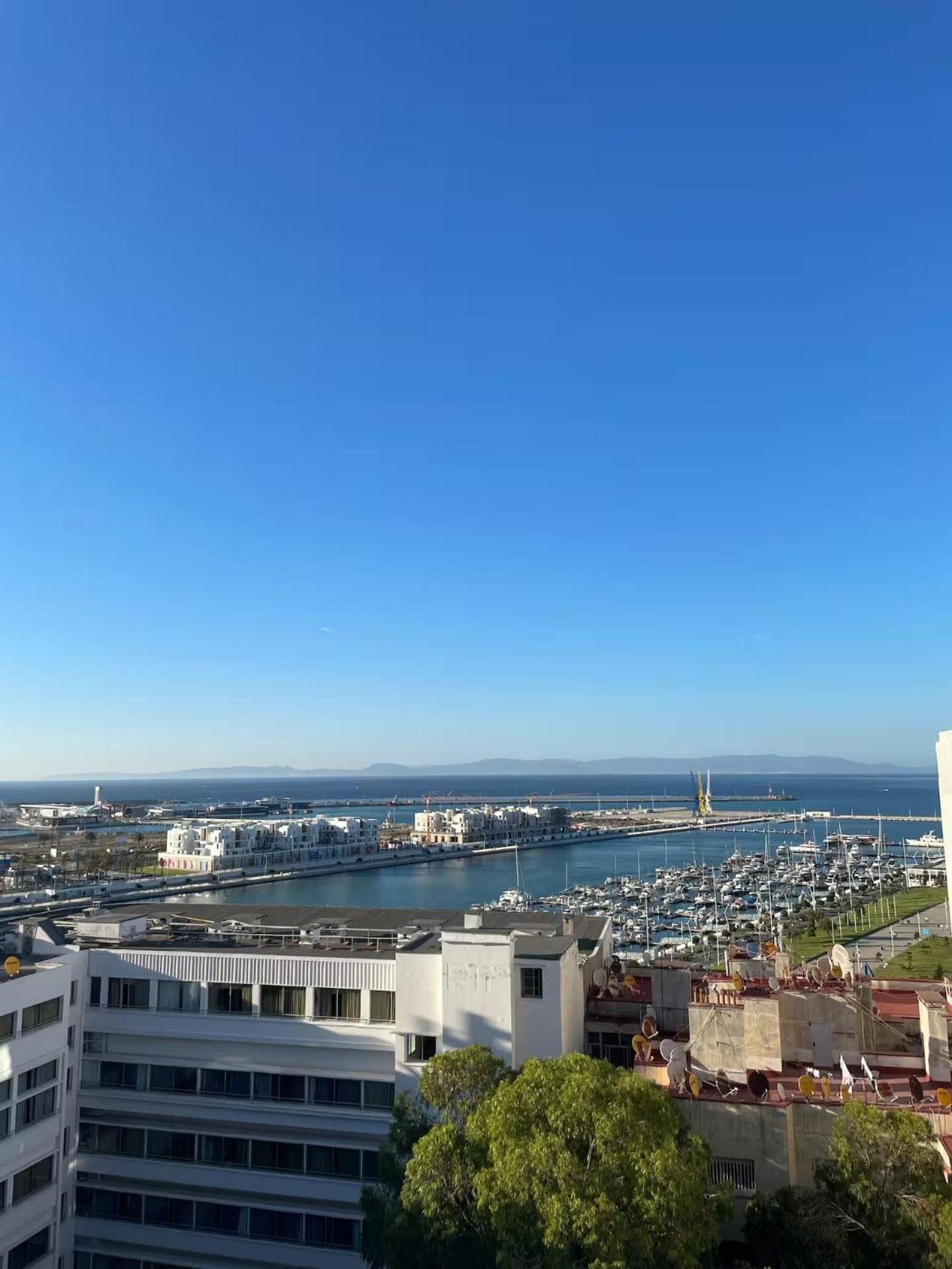 Beautiful 3-Bedroom Apt In The Heart Of Tangier Exterior photo